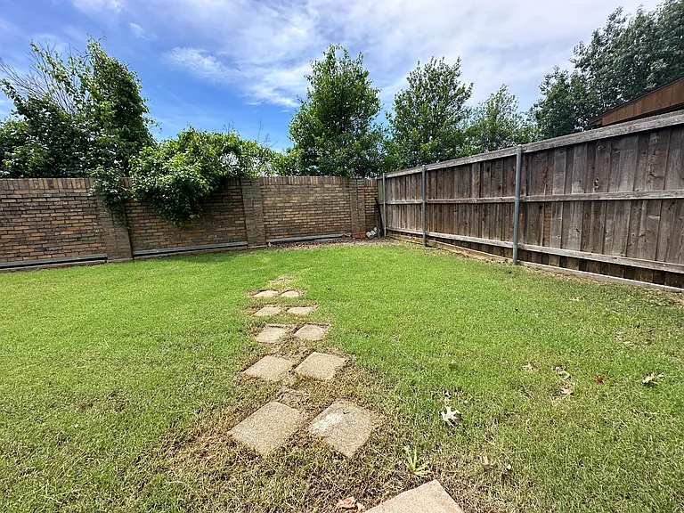 4717 Worchester Ln — Photo 28