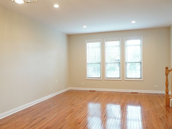 3rd image of 2664 Goldenrod Ln