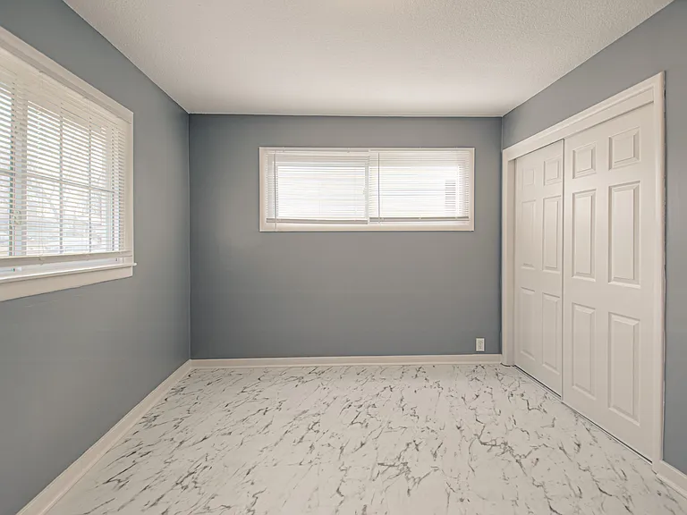 10746 Cambridge Ave — Photo 22