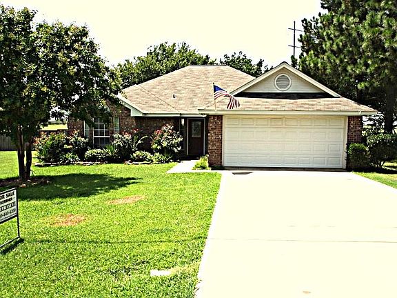 3rd image of 1118 Squires Ln
