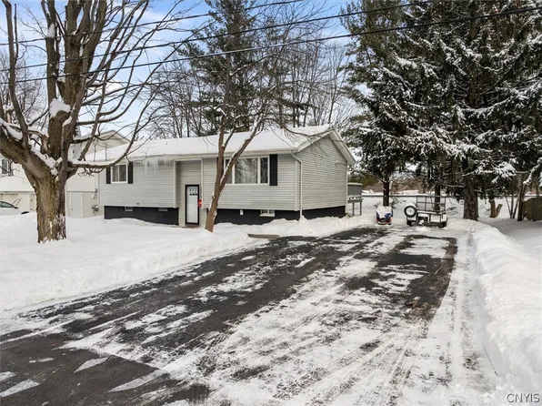 53 Sauquoit St, Whitesboro, NY 13492