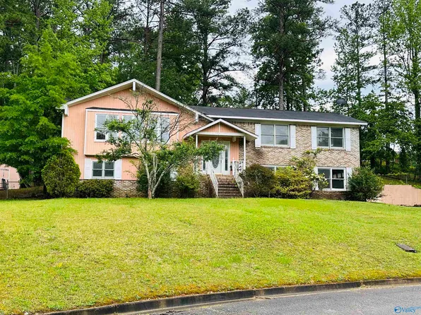 1521 Arrowhead Dr, Gadsden, AL 35903