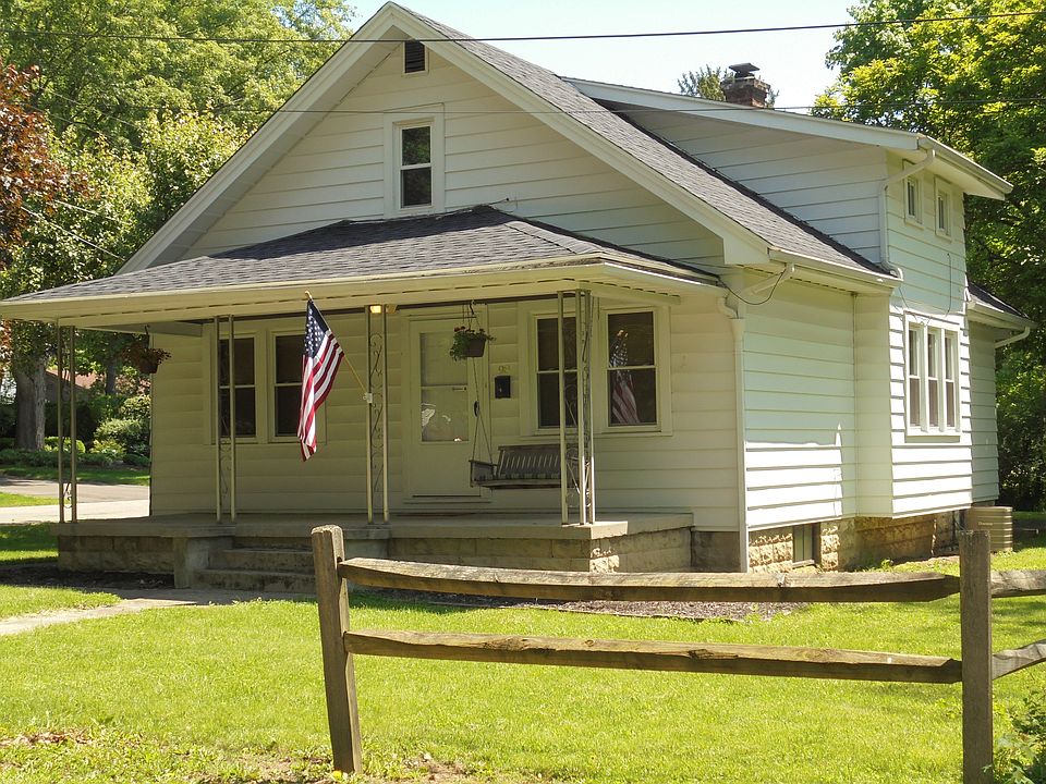 1st image of 98 Meadowbrook Ave