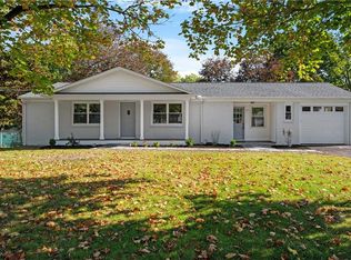 11 Sleepy Hollow Dr, Cumberland, RI 02864