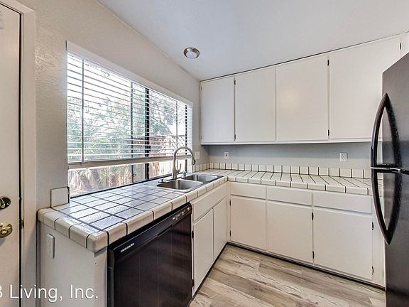 3rd image of 6562 Copperwood Cir