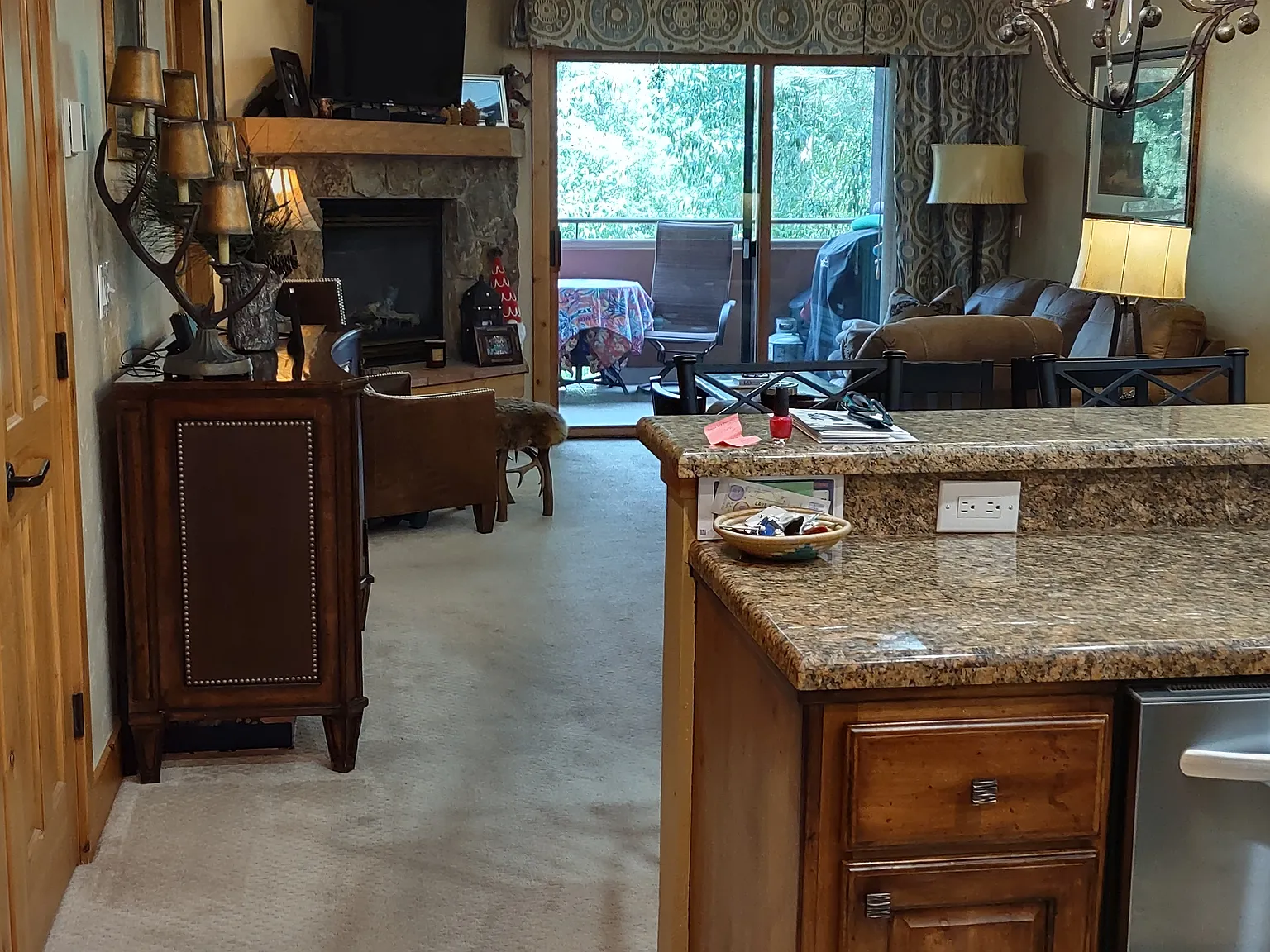 2 bed, 1044 sqft, $4,100 — Photo 4