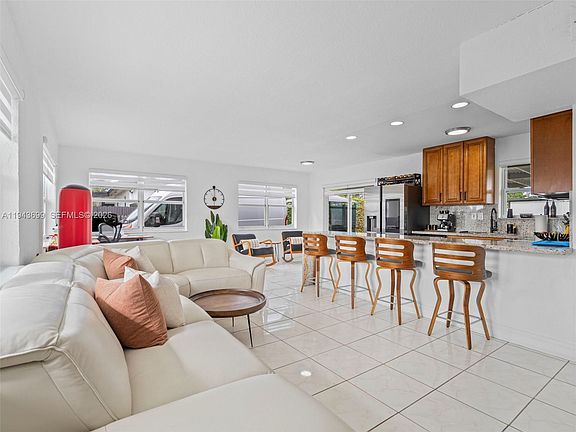 3rd image of 11401 SW 56th St