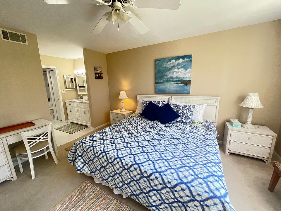Master bedroom/bath
