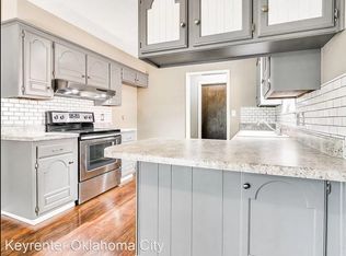 424 Larkspur Ln, Edmond, OK 73003