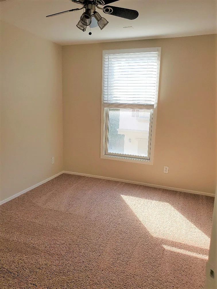 3 bedroom townhouse in Phoenix with a huge Den — Photo 3