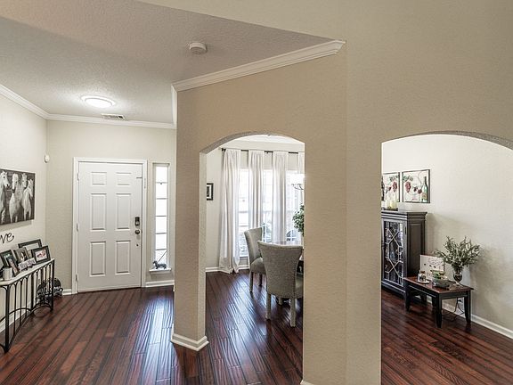 2nd image of 423 Foster Dr