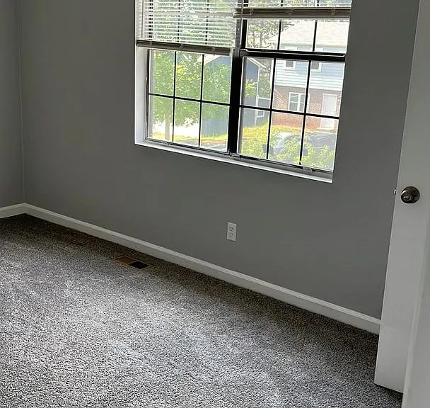 2051 Lenoa Ln — Photo 4
