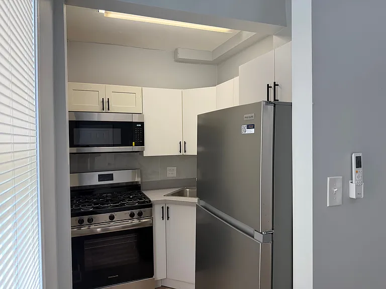 618 Chestnut Hill Ave — Photo 38
