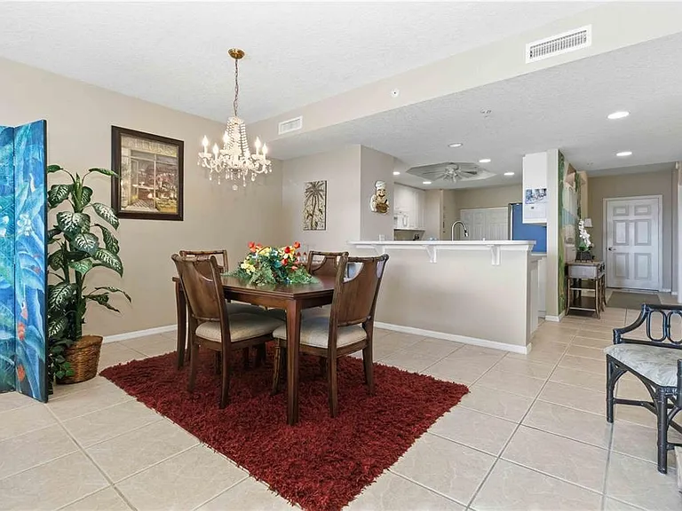 8921 Lake Dr #504 — Photo 5