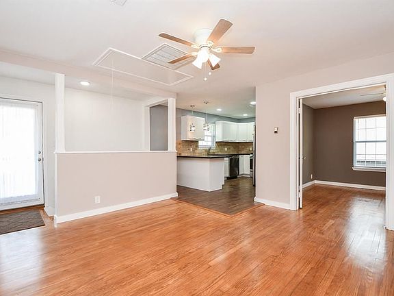 5th image of 1525 Studewood St