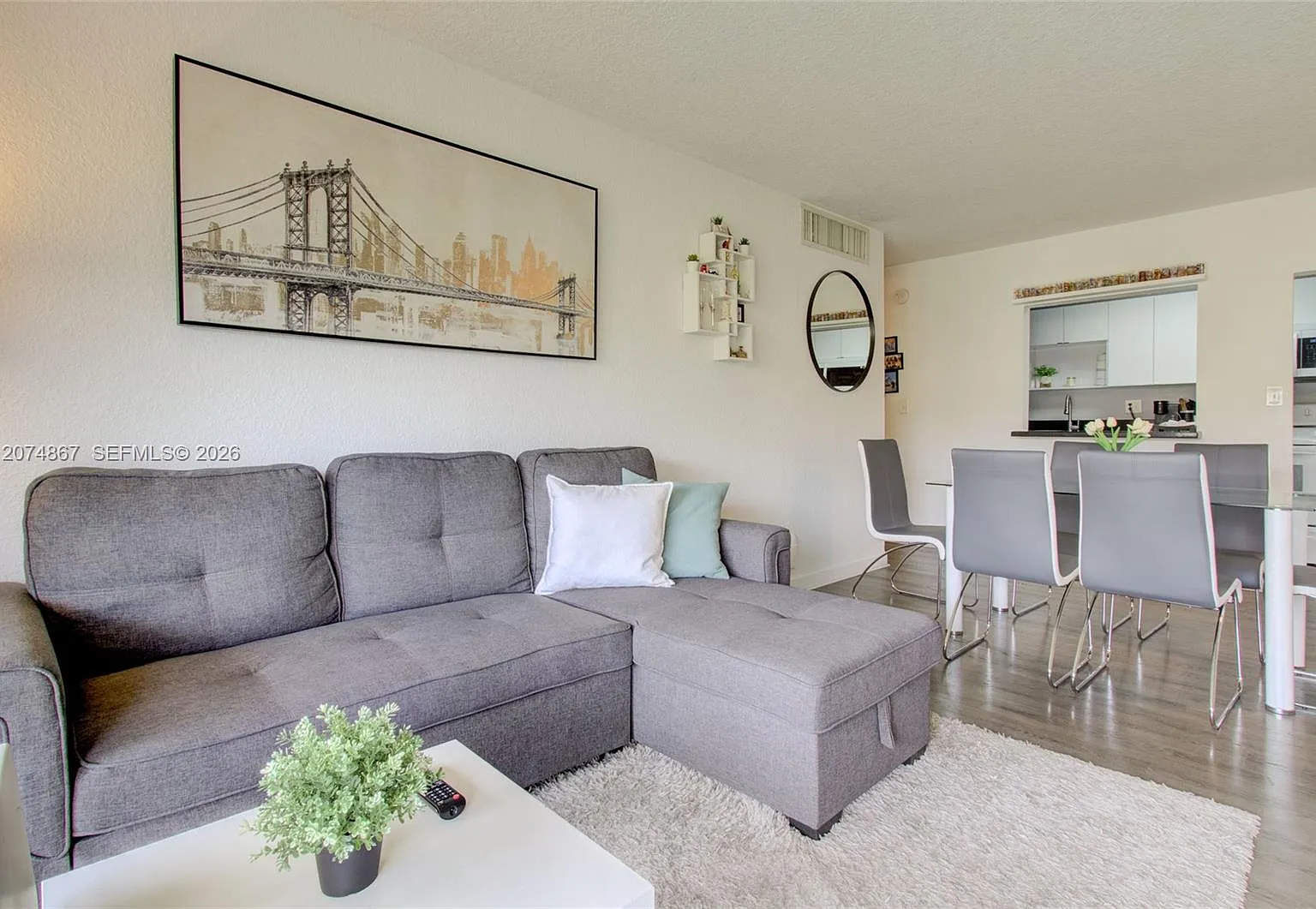 Doral Gardens Condo — Photo 1