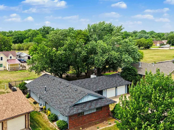840 Pine Ct, McPherson, KS 67460
