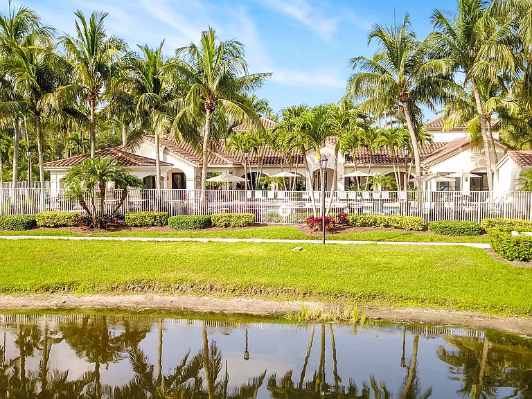 Live the Florida lifestyle at West Boynton Lake with spacious apartments
