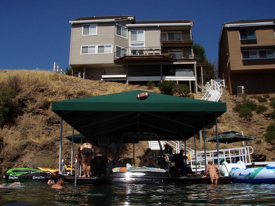 2nd image of 1045 Shoreline Dr
