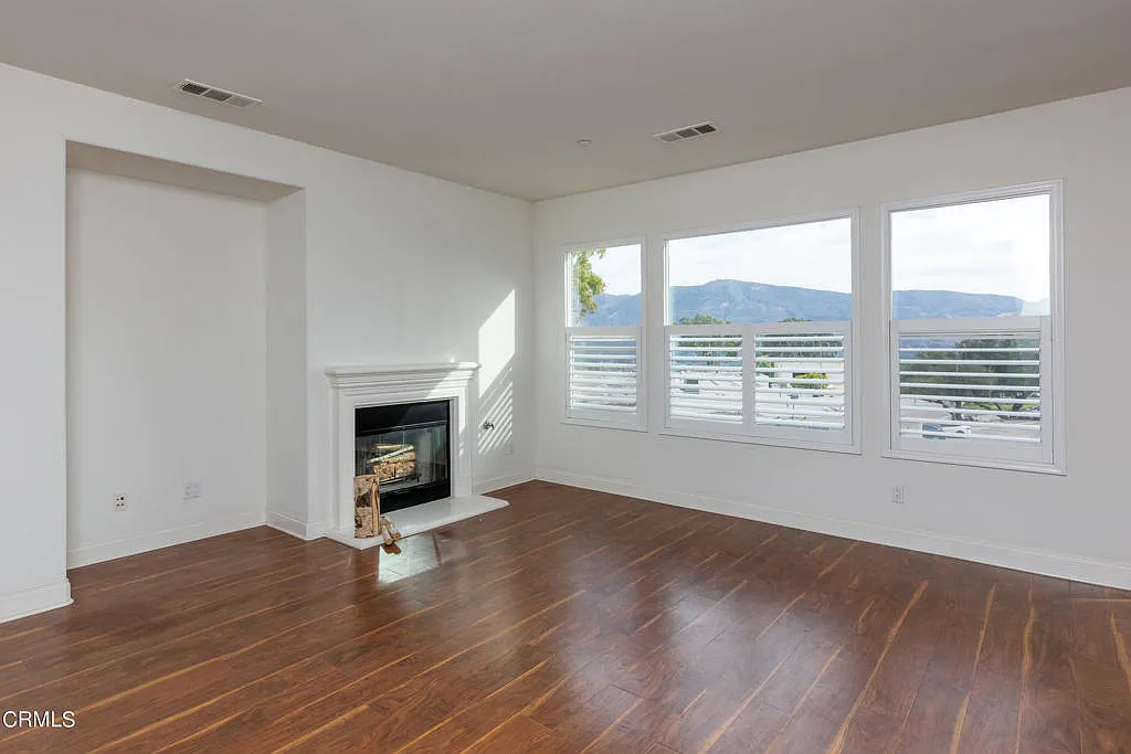 3 bed, 2.5 bath, 2313 sqft, $4,000 — Photo 4