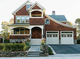 22 Central St, Narragansett, RI 02882