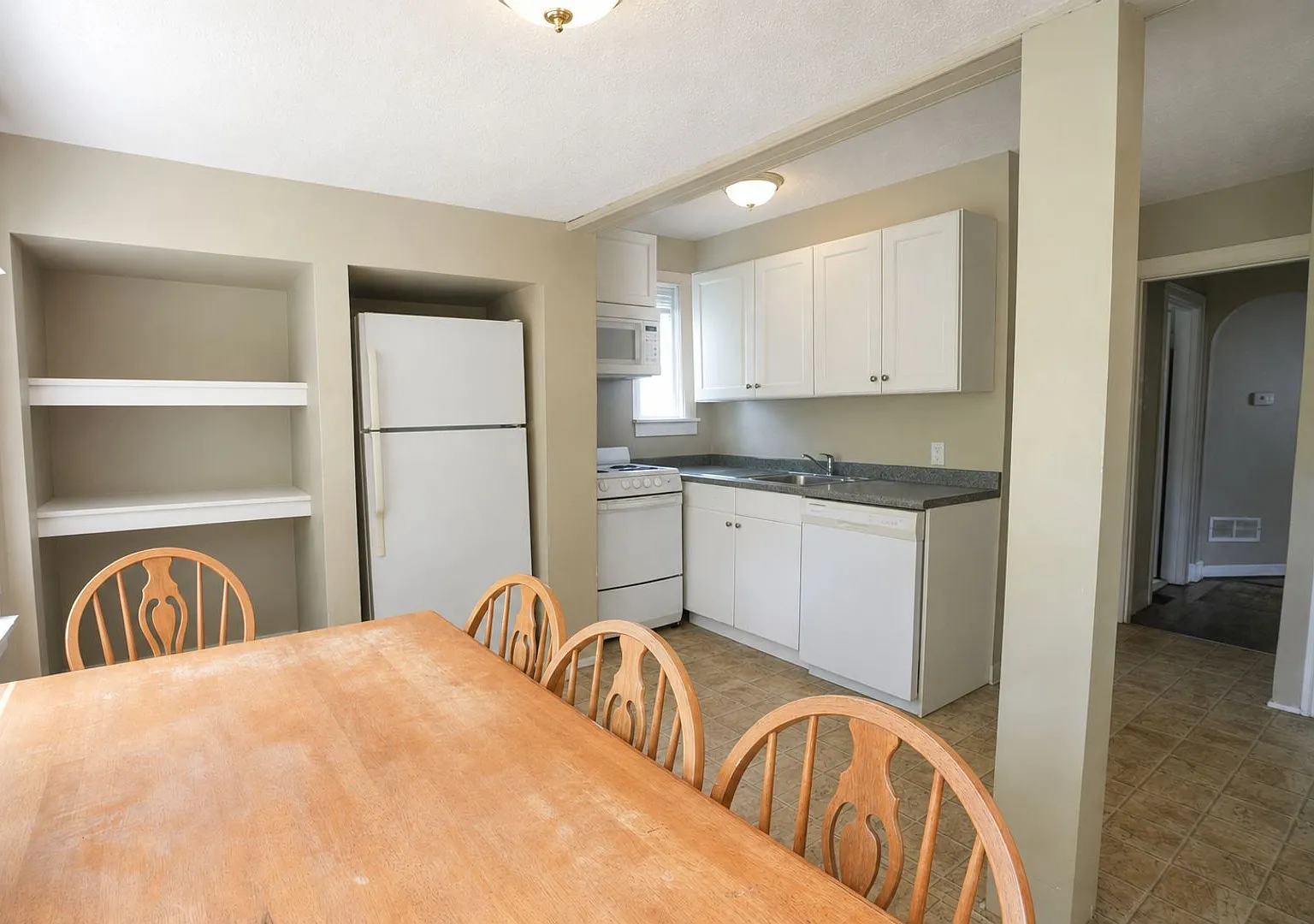 Now Preleasing 636 Golfview Drive — Photo 4