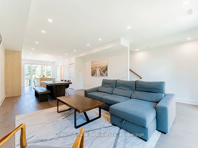 29 Rockmount Cres — Photo 16