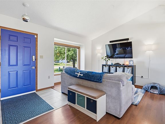 3rd image of 7418 Mallard Ct NE