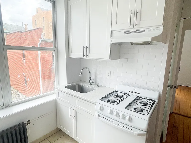 4407 30th Ave #3R — Photo 4