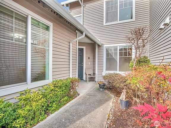 3rd image of 5909 Panorama Drive SE #14-103