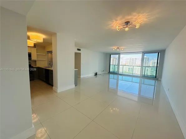 100 Bayview Dr APT 1528, Sunny Isles Beach, FL 33160