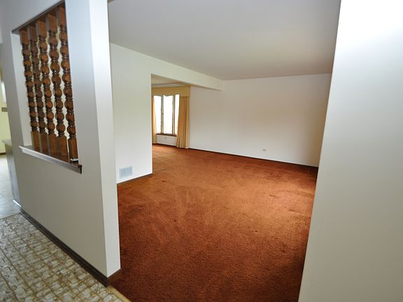 3rd image of 16538 Blossom Ln