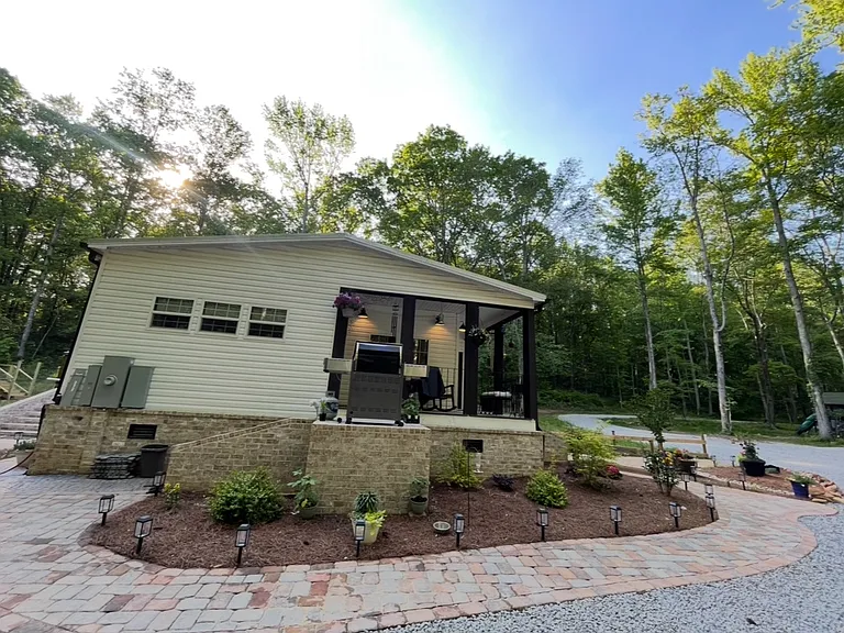 424 Old Jones Rd — Photo 3