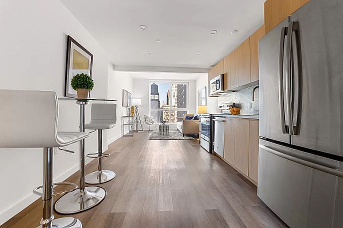 1st image of 814 Amsterdam Ave #4H