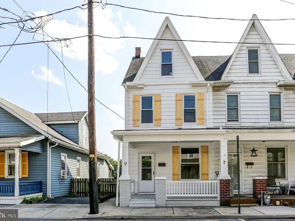 9 Jury St, Highspire, PA 17034