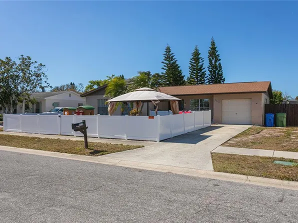 2710 38th St W, Bradenton, FL 34205