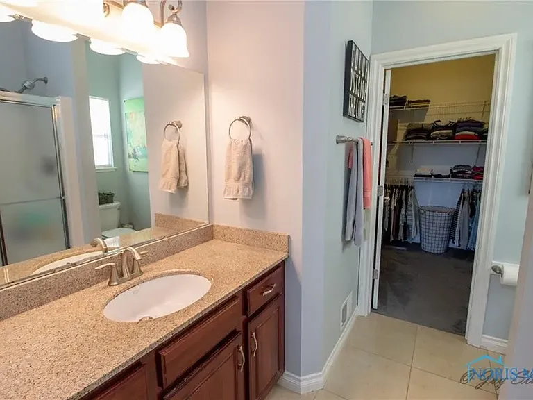 1544 N Redhawk Dr — Photo 11