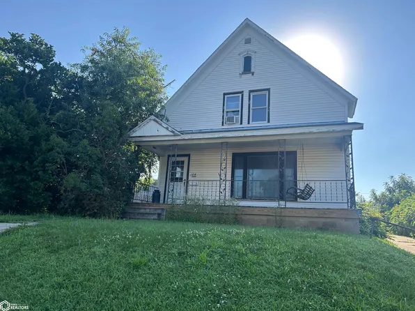 104 S 12th St, Marshalltown, IA 50158