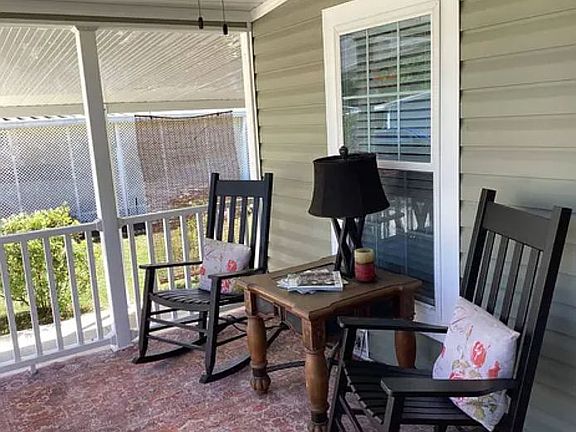 Overhead fan on front porch 