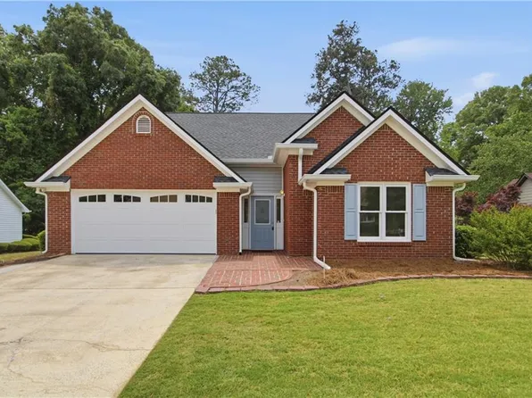 165 Fenwyck Cmns, Fayetteville, GA 30214