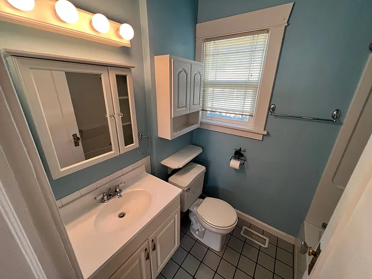 1423 N Howard St — Photo 7