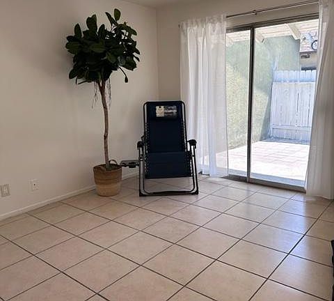 4th image of 1023 W H St APT C