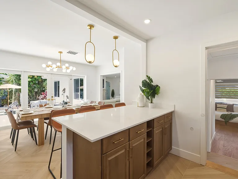 610 NE 16th Ter #0 — Photo 10
