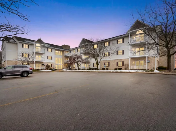 715 Canterberry COURT #210, West Bend, WI 53090