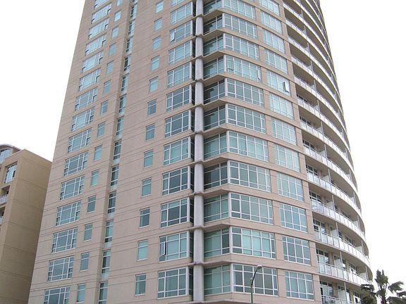 The Essex on Lake Merritt