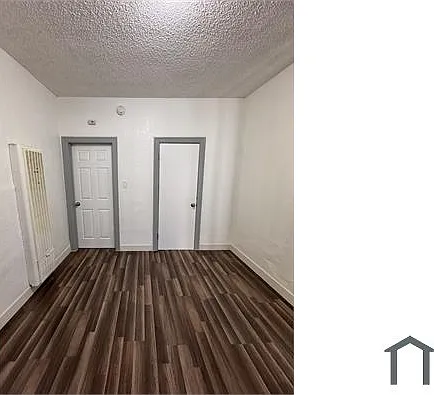 813 W 43rd St — Photo 18