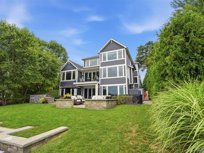 8303 Hilton Rd, Brighton, MI, 48114