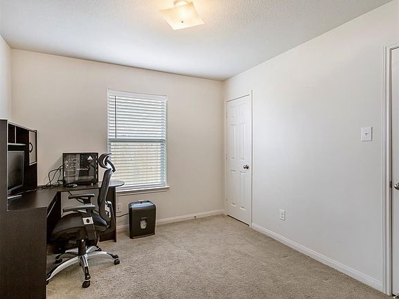 5th image of 870 Driftwood Ln