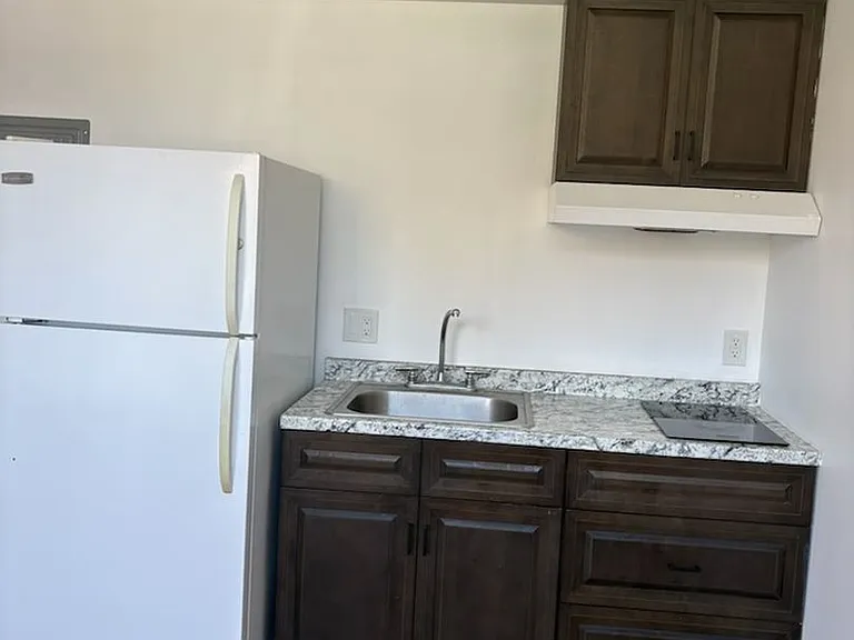248 N 1st St #3 — Photo 1