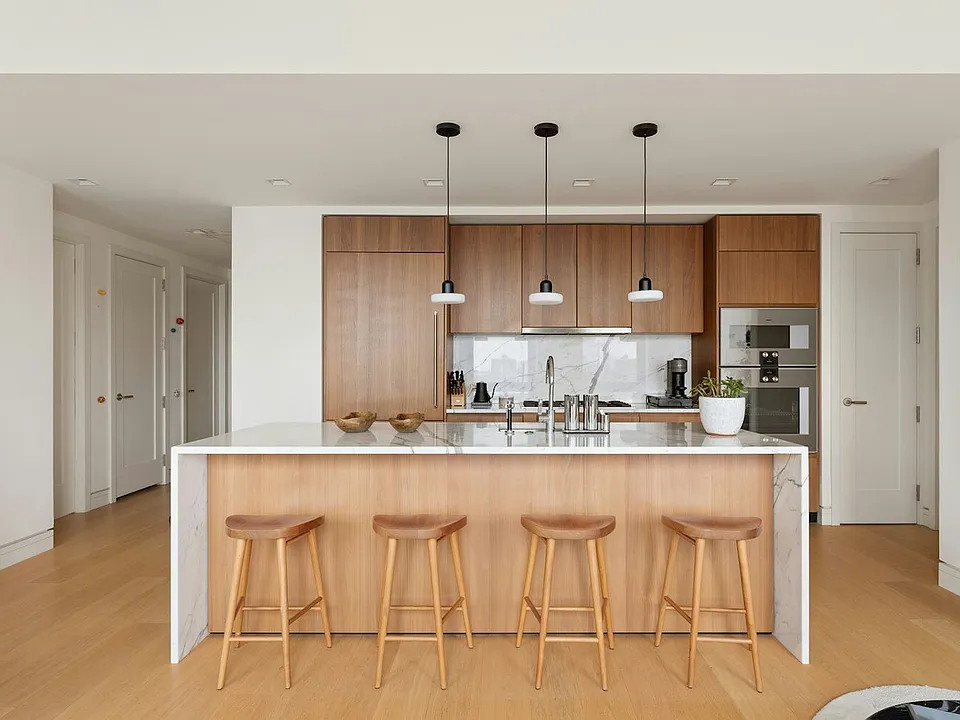 242 Broome St #11A
